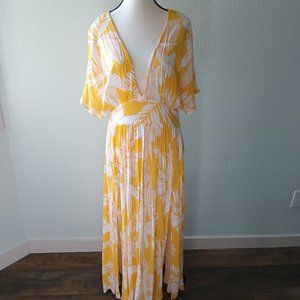 NWOT White Yellow Elastic Waist Leaf Print Maxi Dress US XL